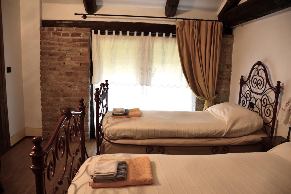 Agriturismo La Pieve Dogliani Habitación foto